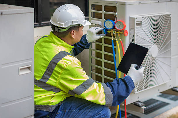 Professional Hvac technician working in Dunkirk, IN